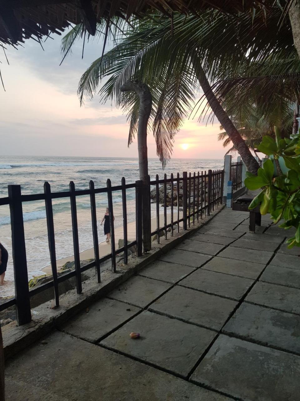 Rainbow Surf Beach Hotel Koggala Exterior photo