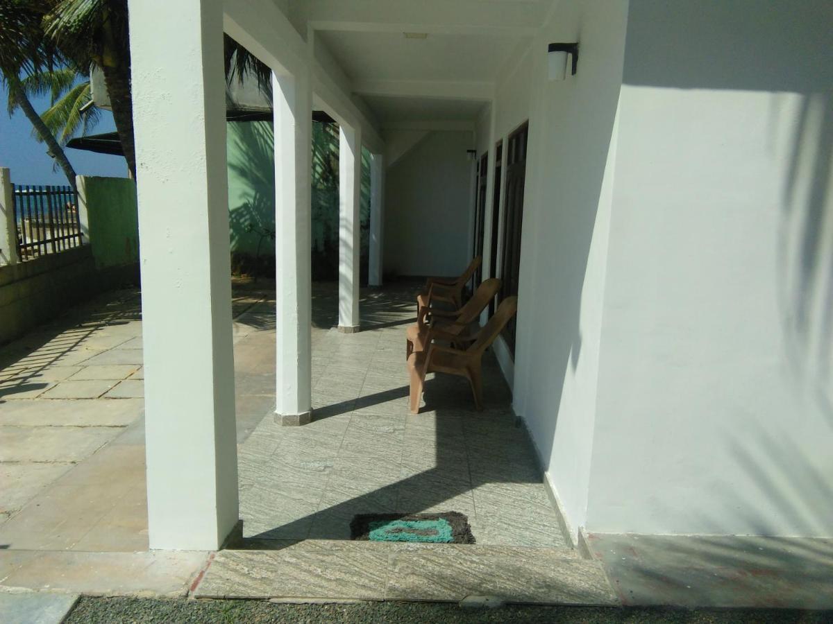 Rainbow Surf Beach Hotel Koggala Exterior photo